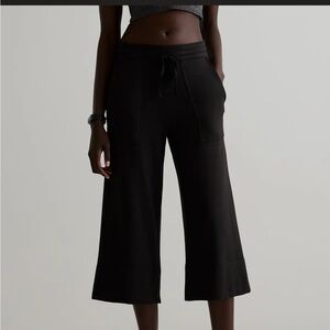 Quince Super Soft Wide-Leg Cropped Pants